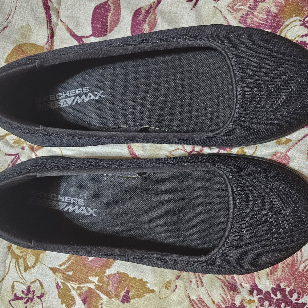 Skechers Black Loafers Comfortable Flats